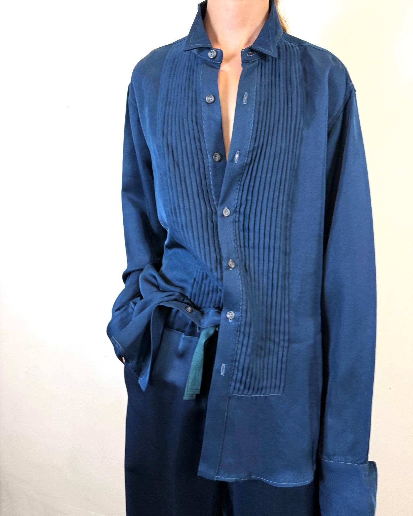 Fluid Tux Shirt in Dark Sea