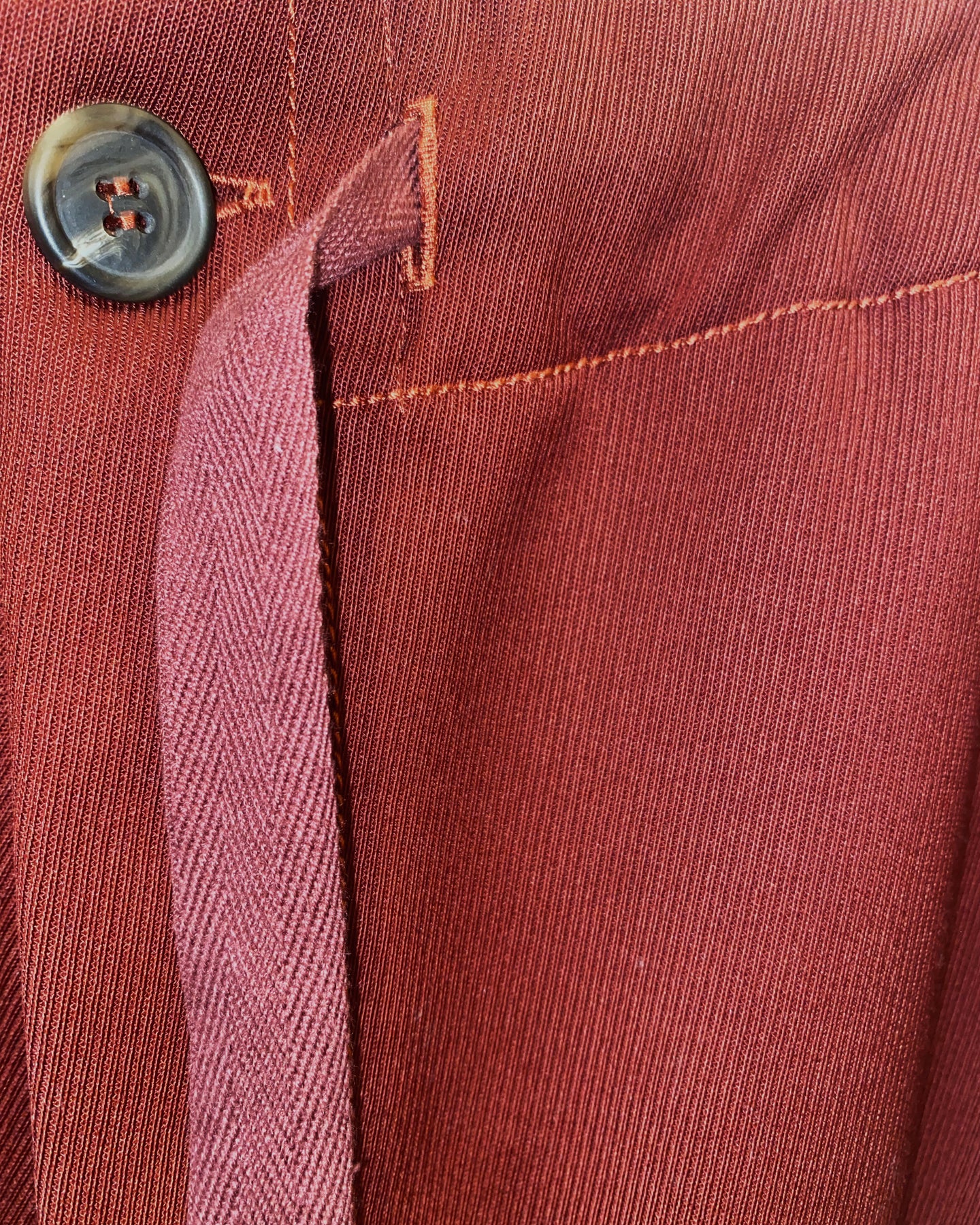 Tailored Drawstring Pant in Redwood